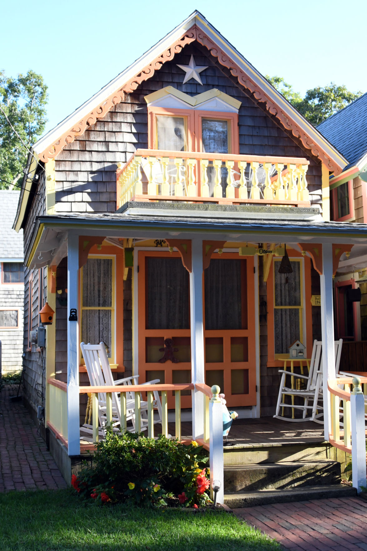 220 The Oops House --see the name above the steps..jpg